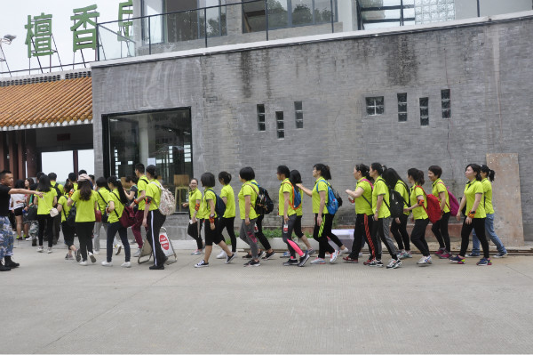 排好隊，準備上船啦