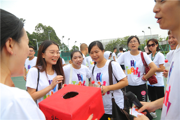 幸運(yùn)卡片到底誰能抽中呢